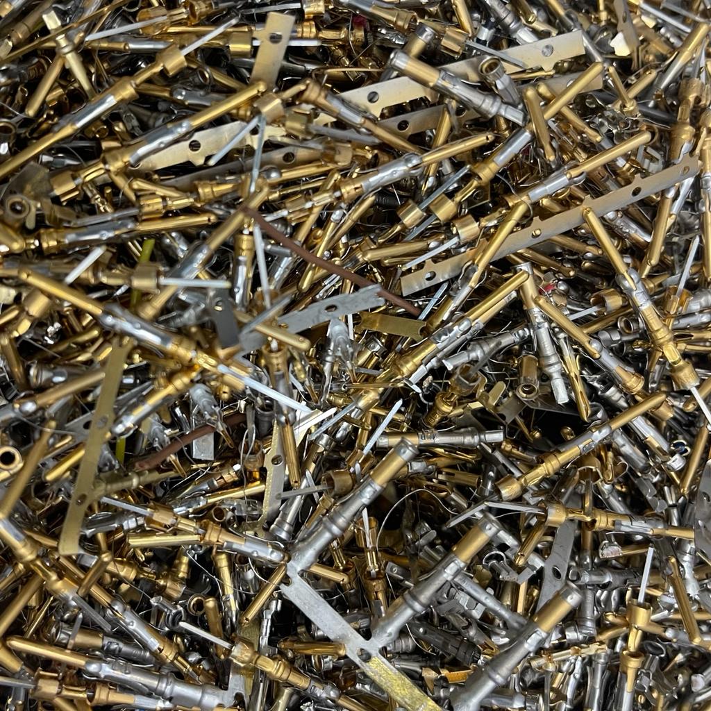 Gold-Plated Pins for Recovery Gold-plated electronic pins collected for precious metal recovery